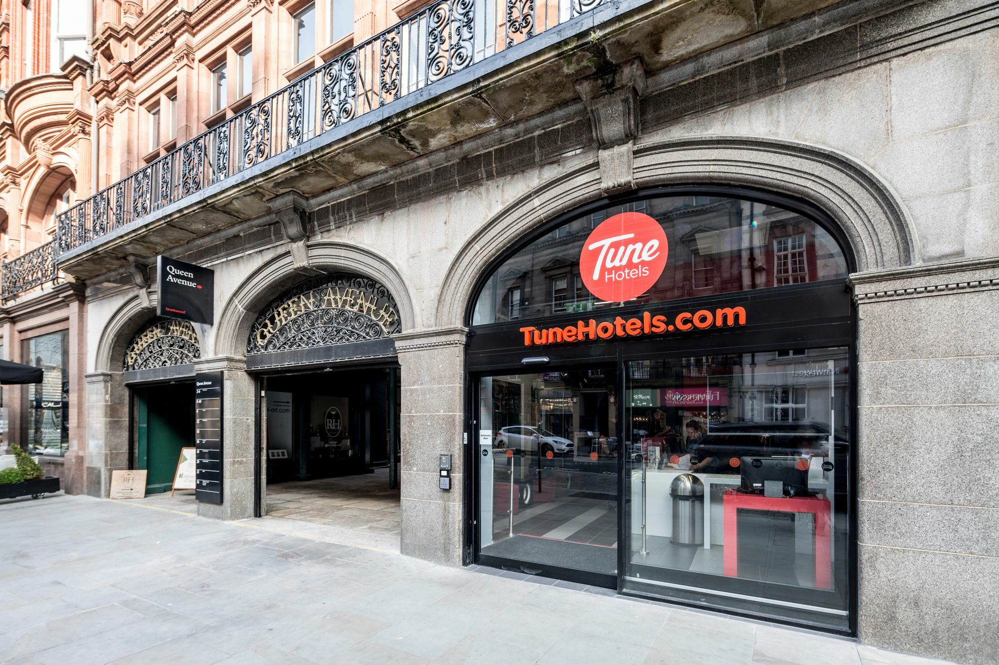 Tune Hotel Liverpool Exteriör bild