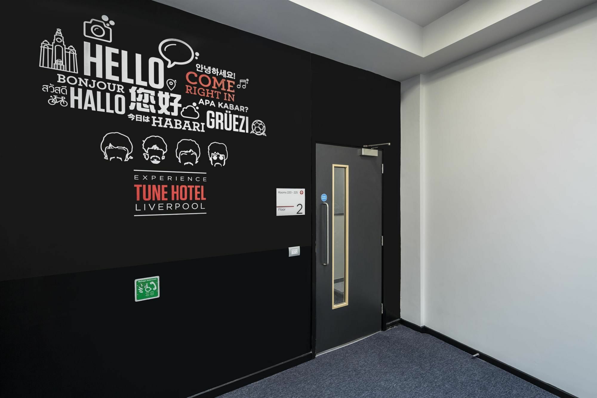 Tune Hotel Liverpool Exteriör bild